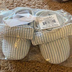 Mudpie crib shoes
